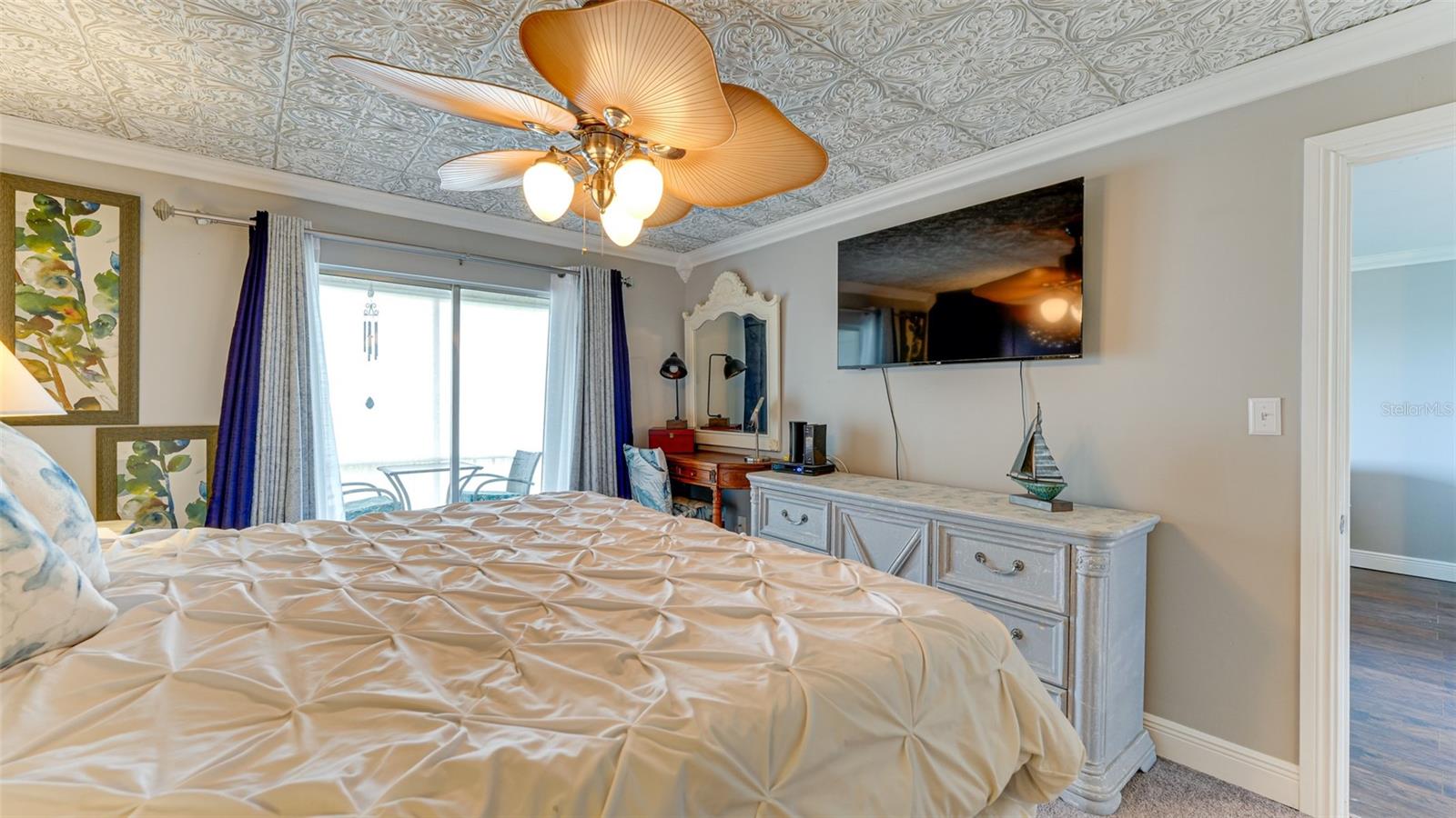 BAYSHORE ON THE LAKE CONDOMINIUM - Residential