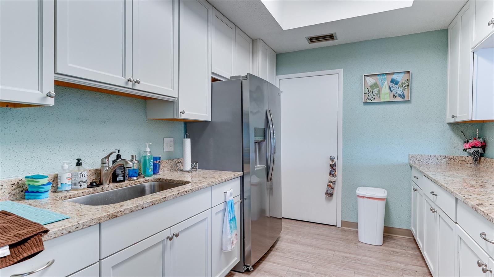 BAYSHORE ON THE LAKE CONDOMINIUM - Residential