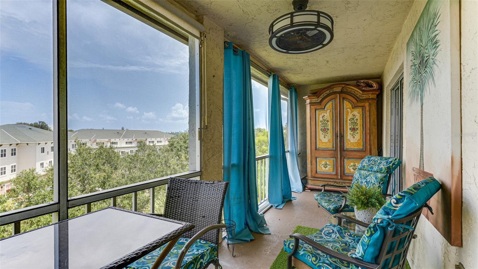 BAYSHORE ON THE LAKE CONDOMINIUM - Residential