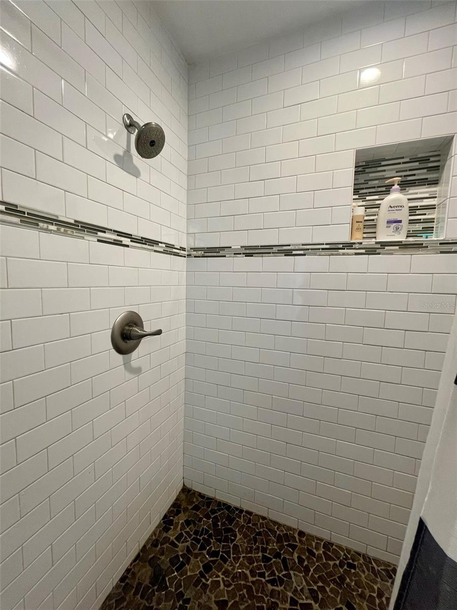 ROBINSON HEIGHTS SUB - Residential Lease
