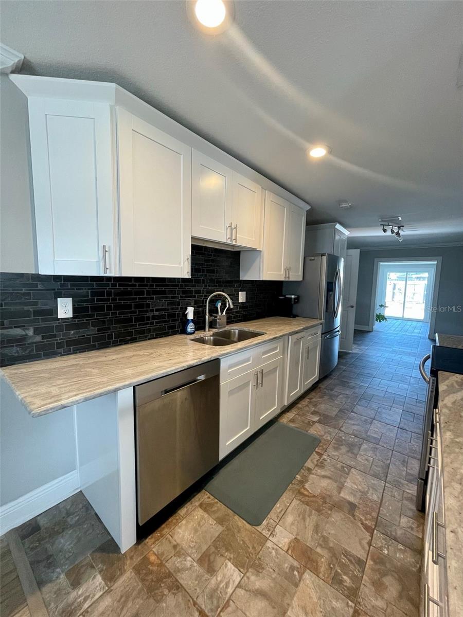 ROBINSON HEIGHTS SUB - Residential Lease