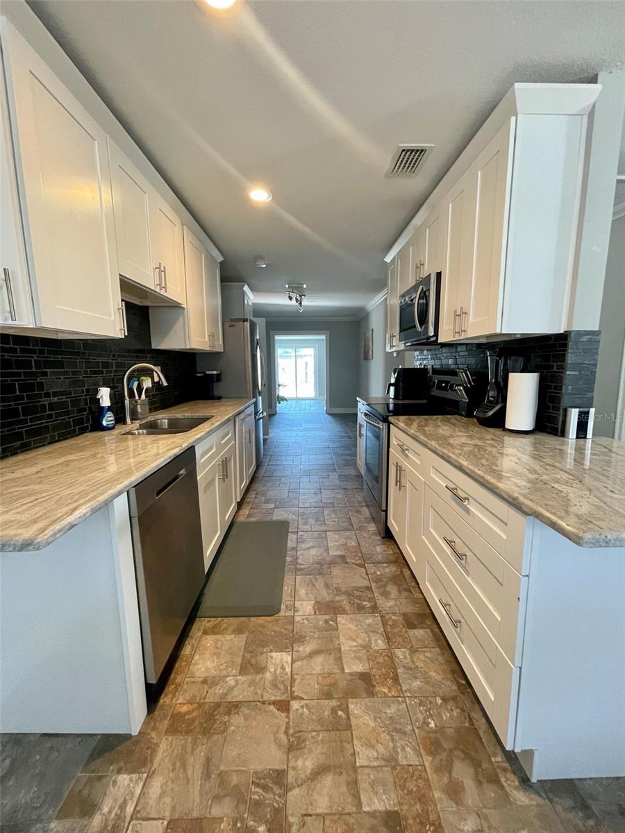ROBINSON HEIGHTS SUB - Residential Lease