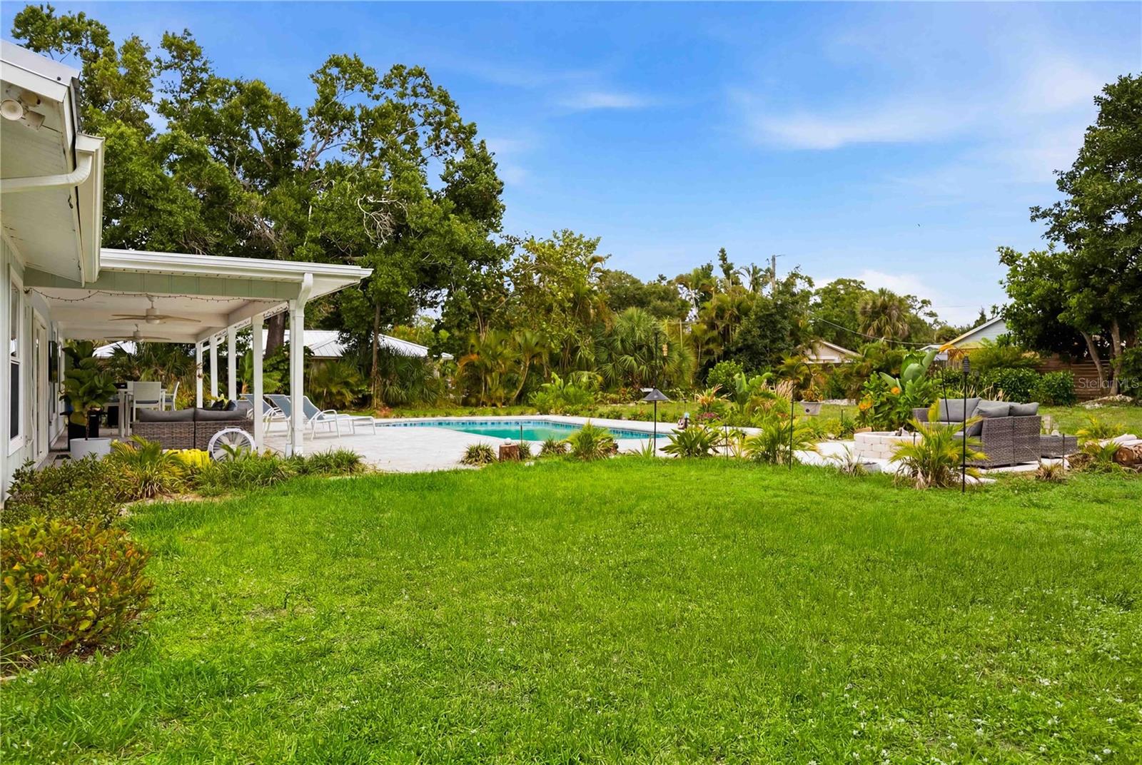 MANASOTA GARDENS - Residential