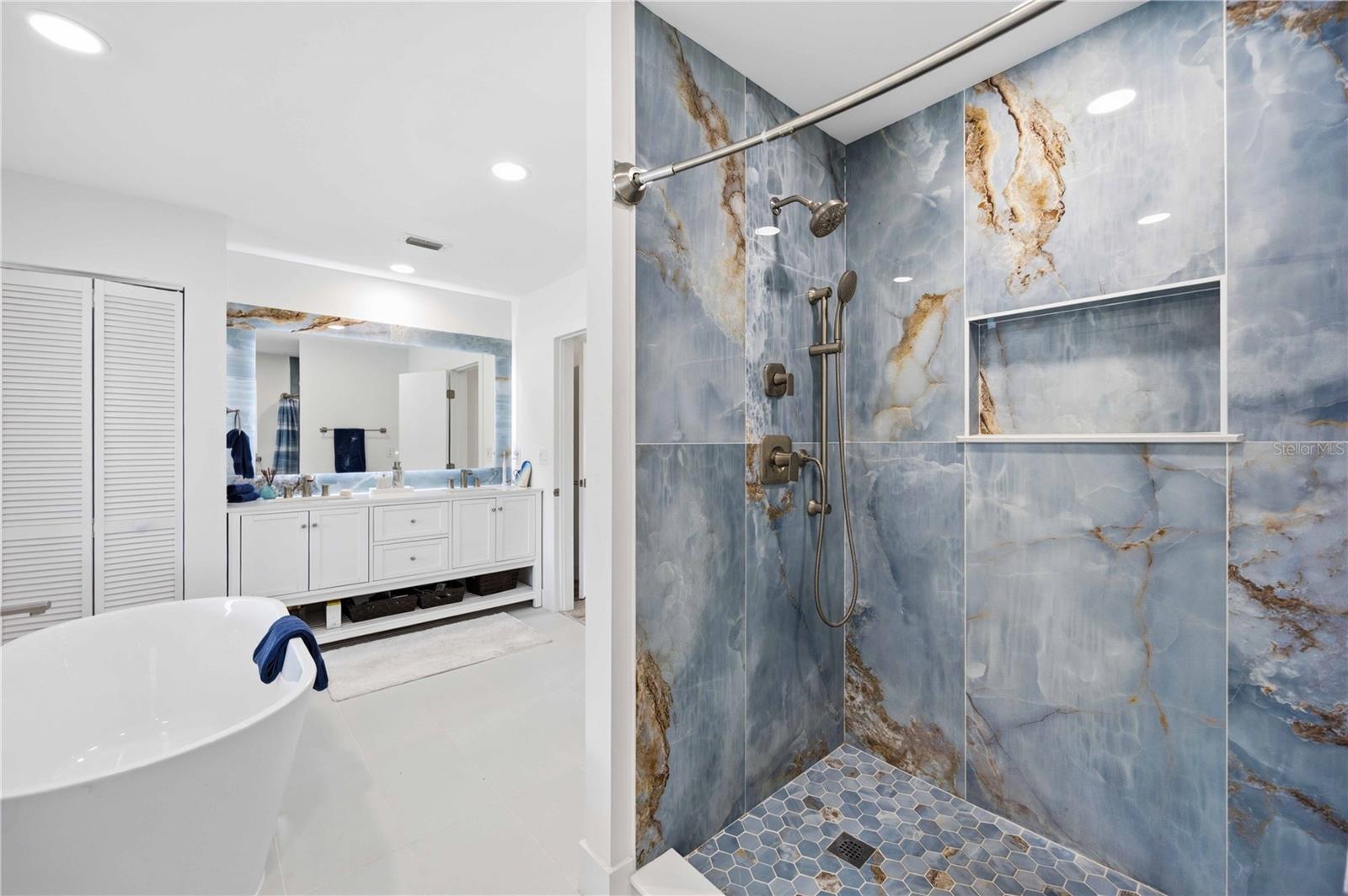MANASOTA GARDENS - Residential