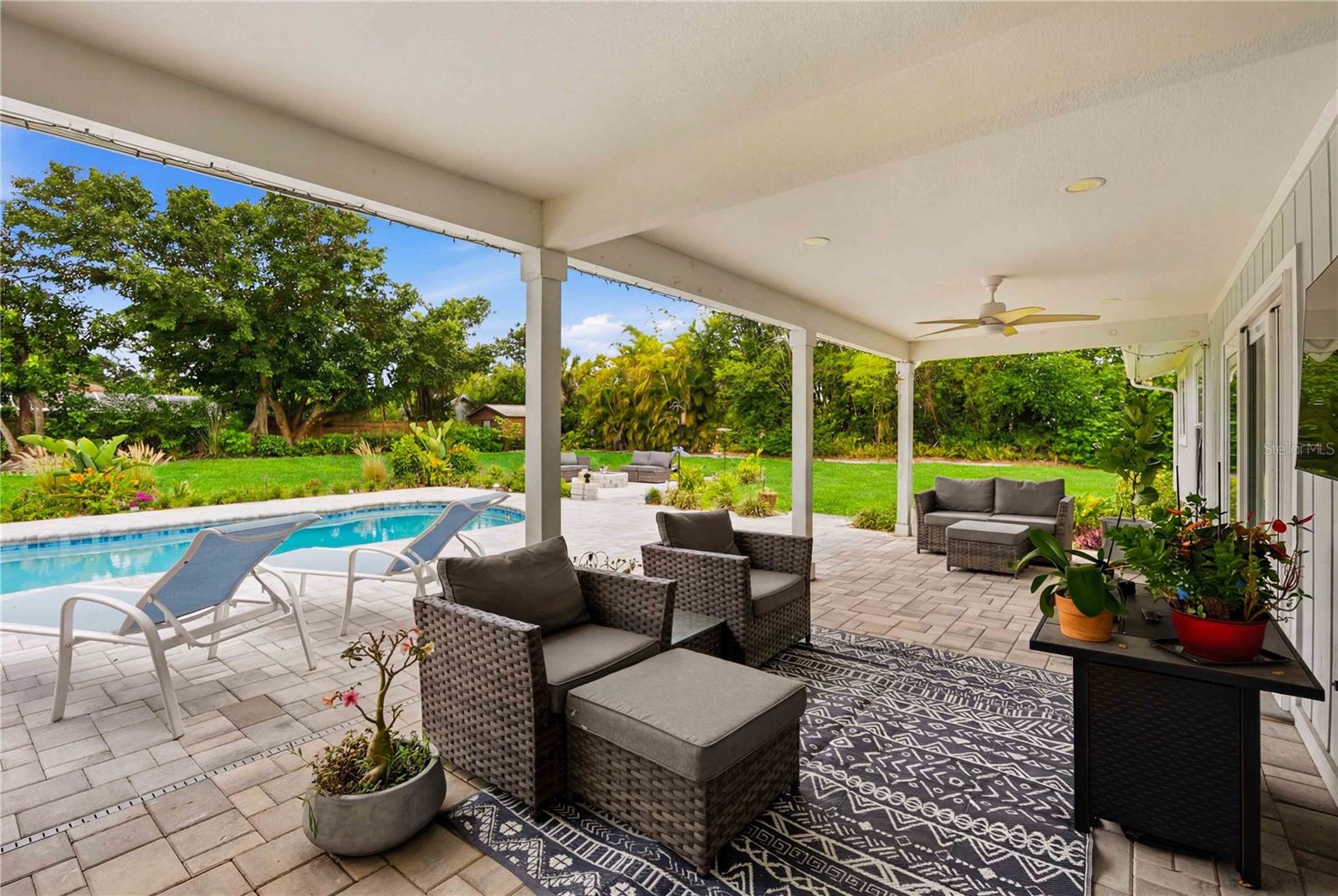 MANASOTA GARDENS - Residential
