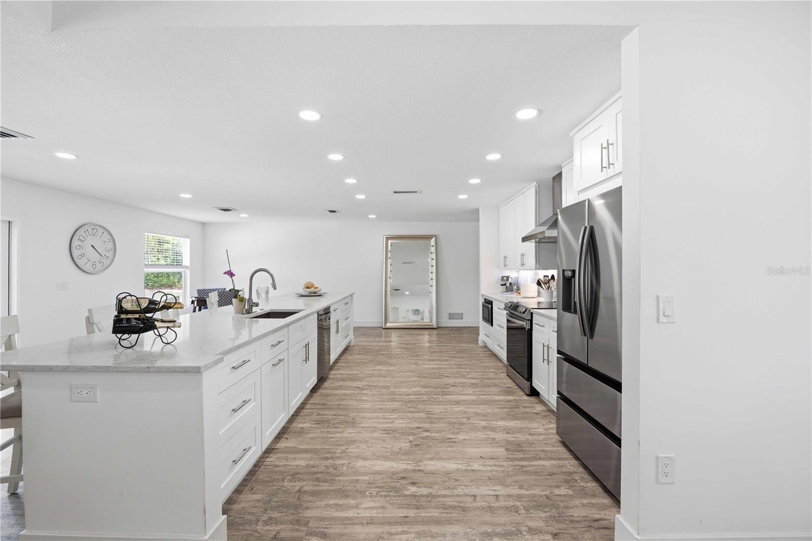 MANASOTA GARDENS - Residential