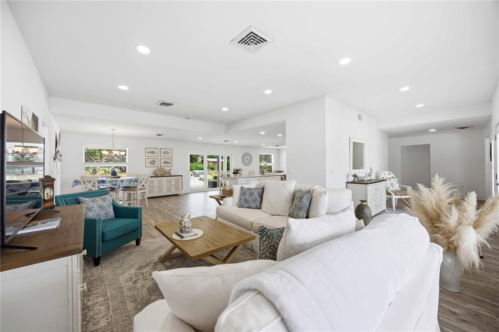 MANASOTA GARDENS - Residential
