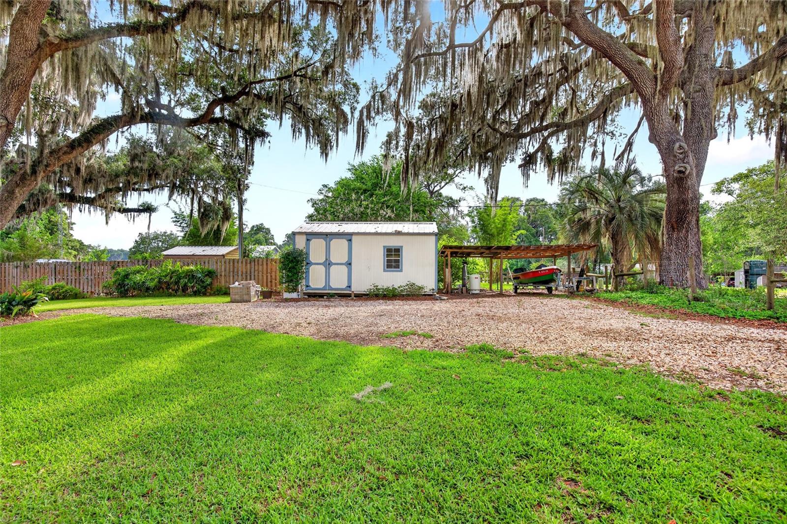 LITTLE ORANGE LAKE - Residential
