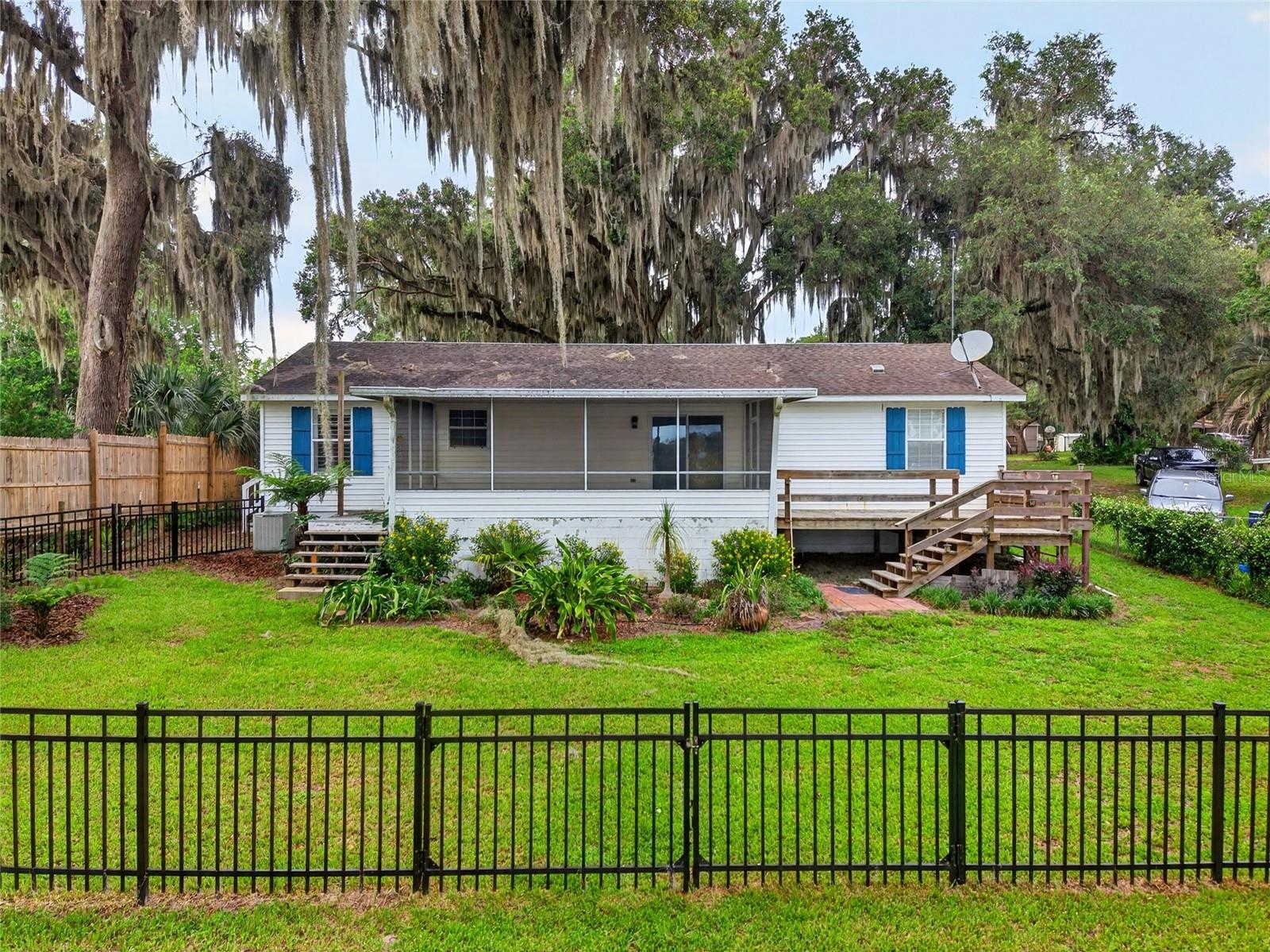 LITTLE ORANGE LAKE - Residential