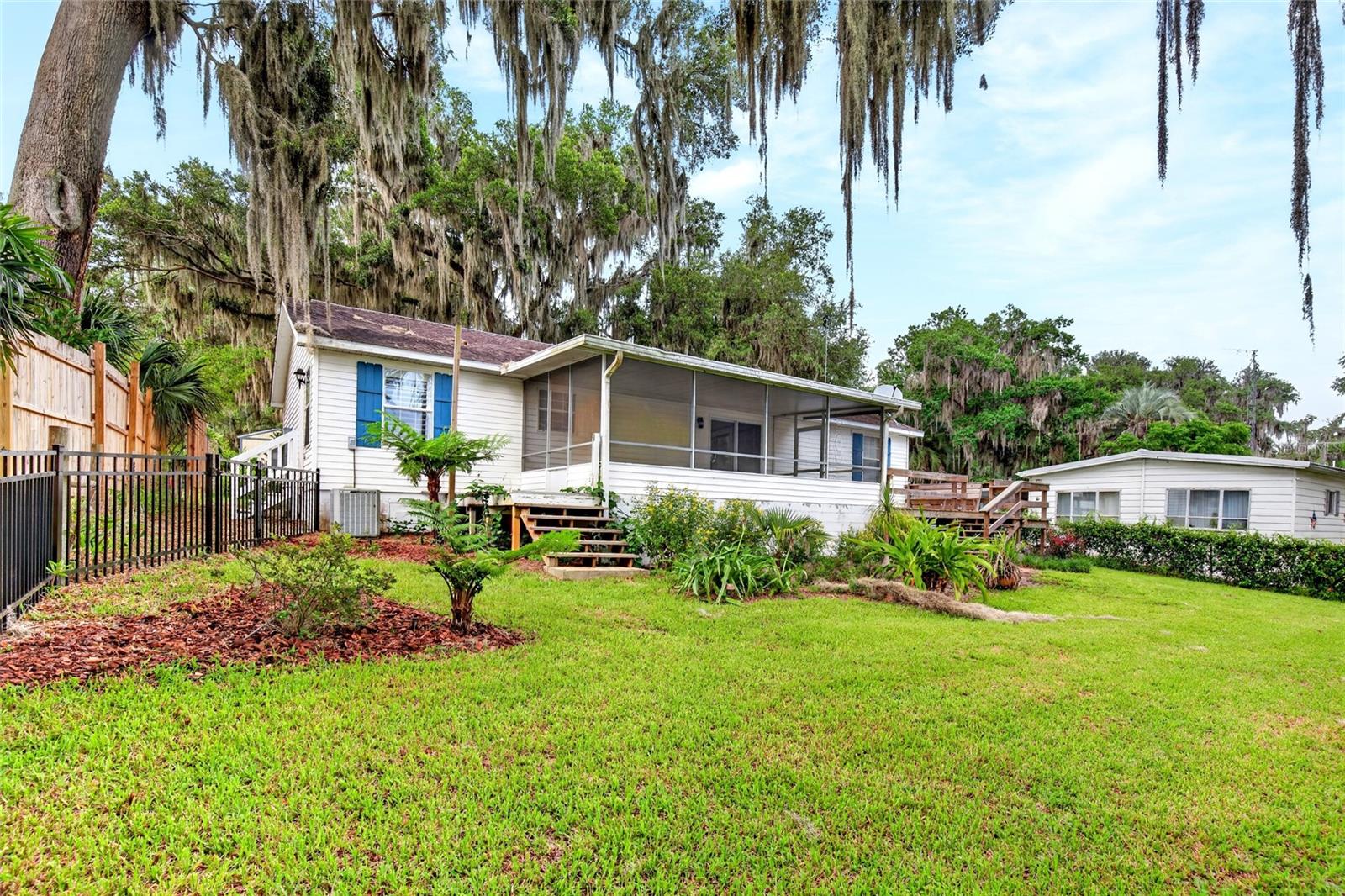 LITTLE ORANGE LAKE - Residential