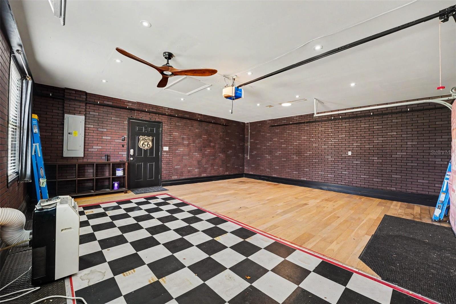 SYLVANA ACRES - Residential