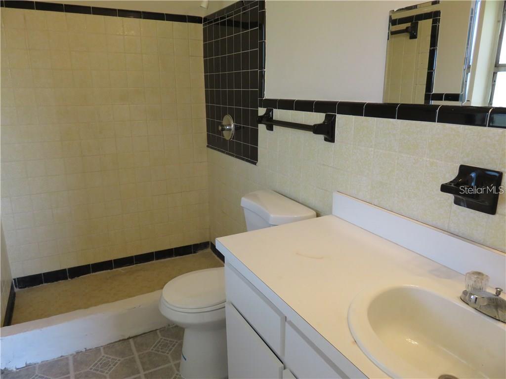 WOODLAND HILLS - Residential