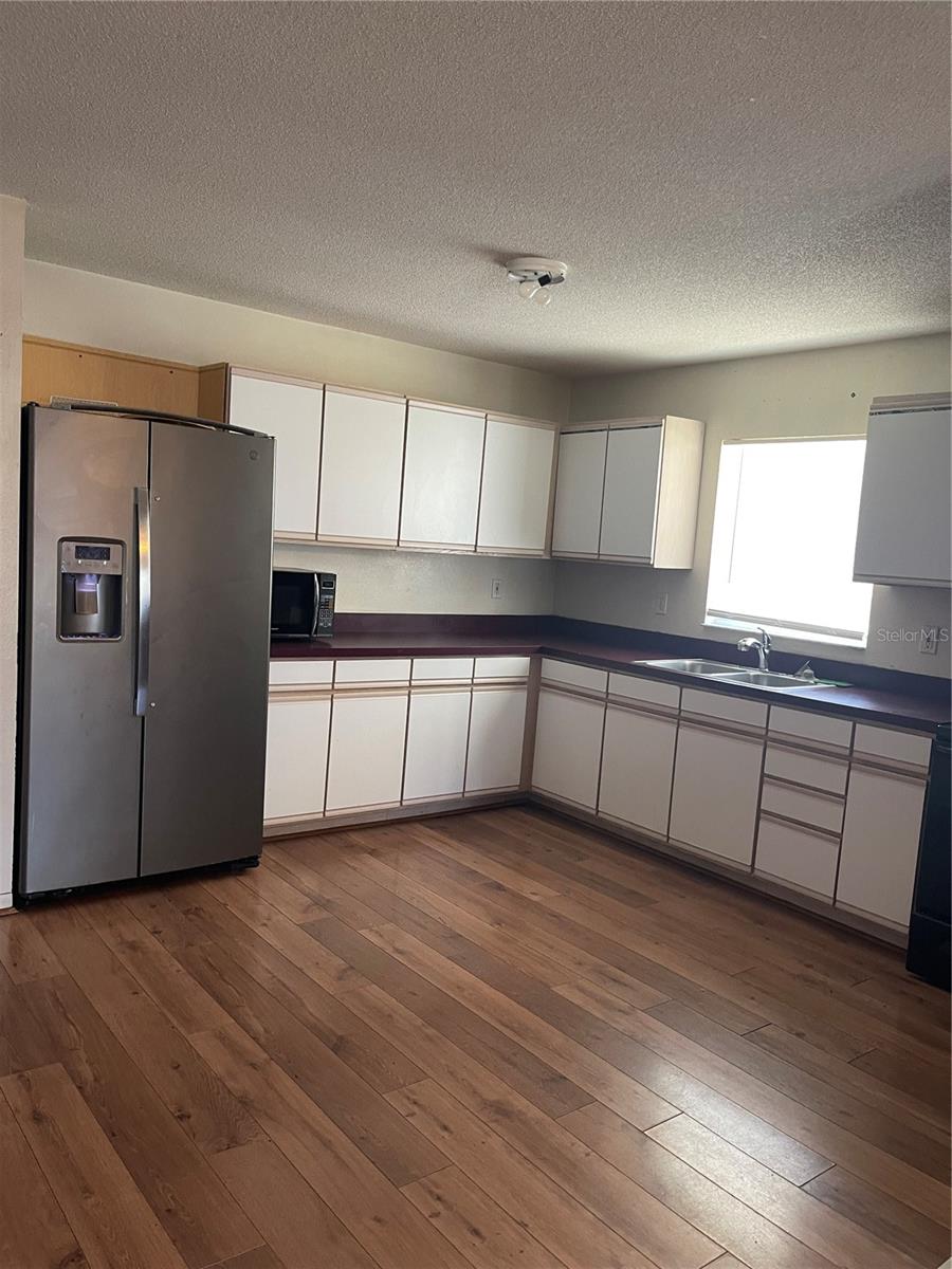 LINCOLN MANOR - Residential