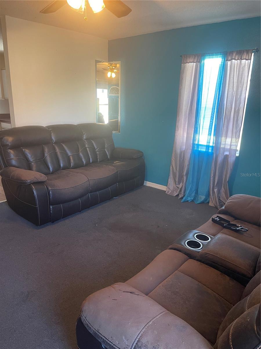 LINCOLN MANOR - Residential
