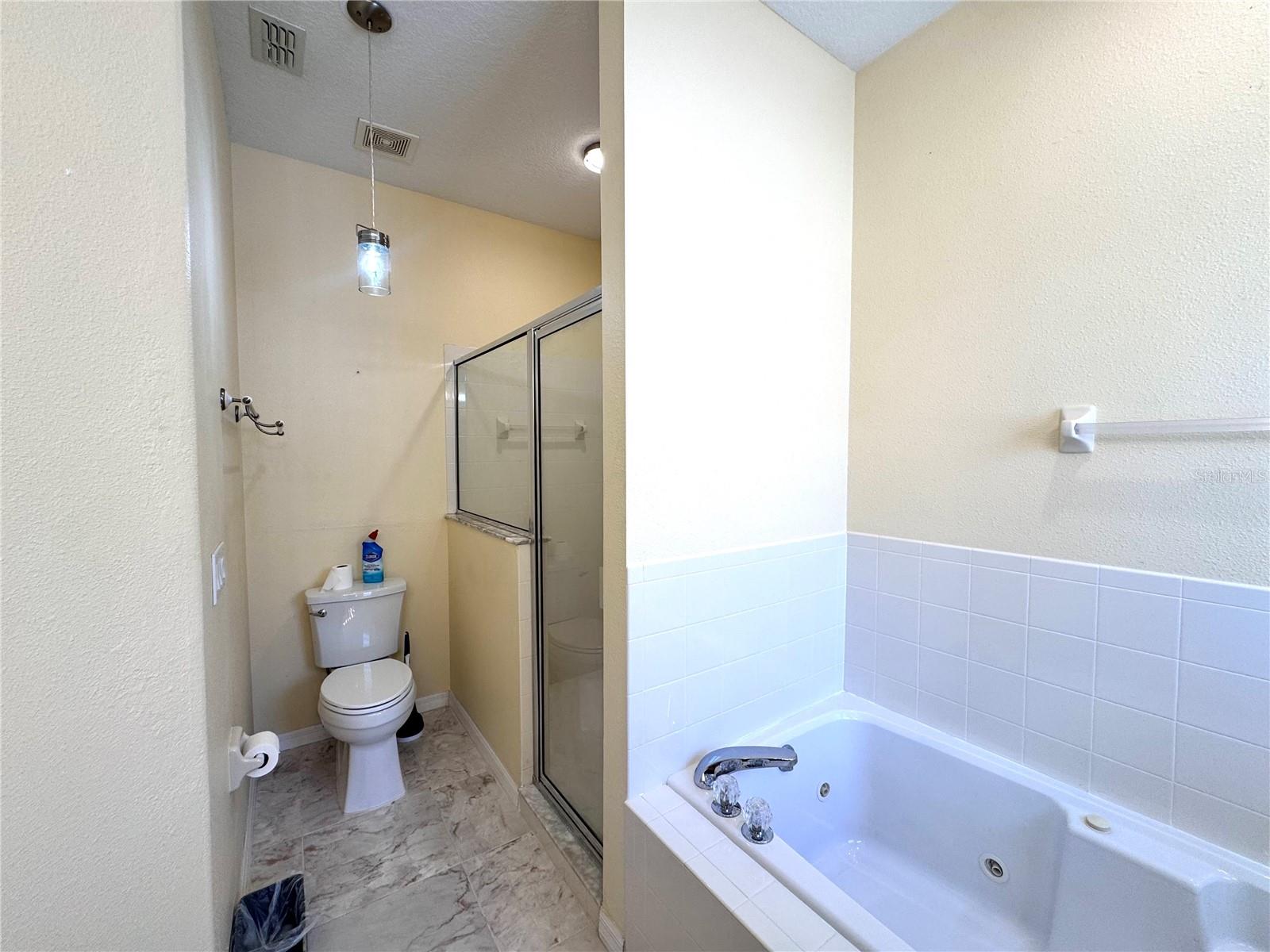RIDGEWOOD LAKES VILLAGE 04A - Residential Lease
