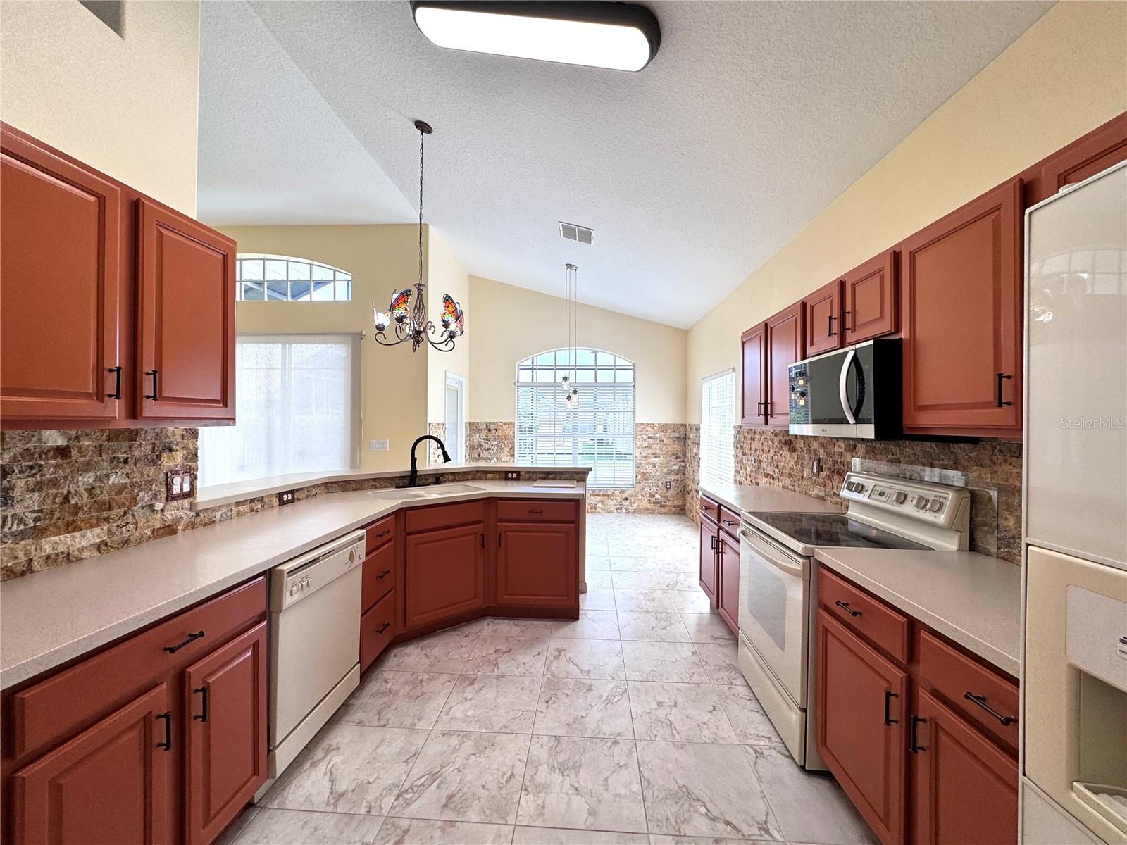 RIDGEWOOD LAKES VILLAGE 04A - Residential Lease