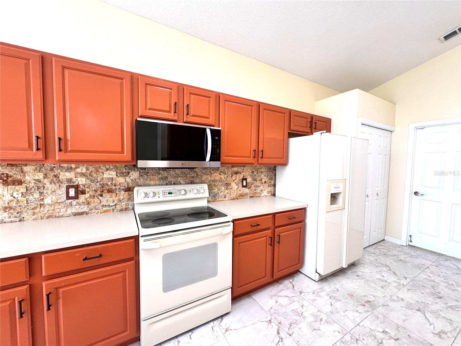 RIDGEWOOD LAKES VILLAGE 04A - Residential Lease