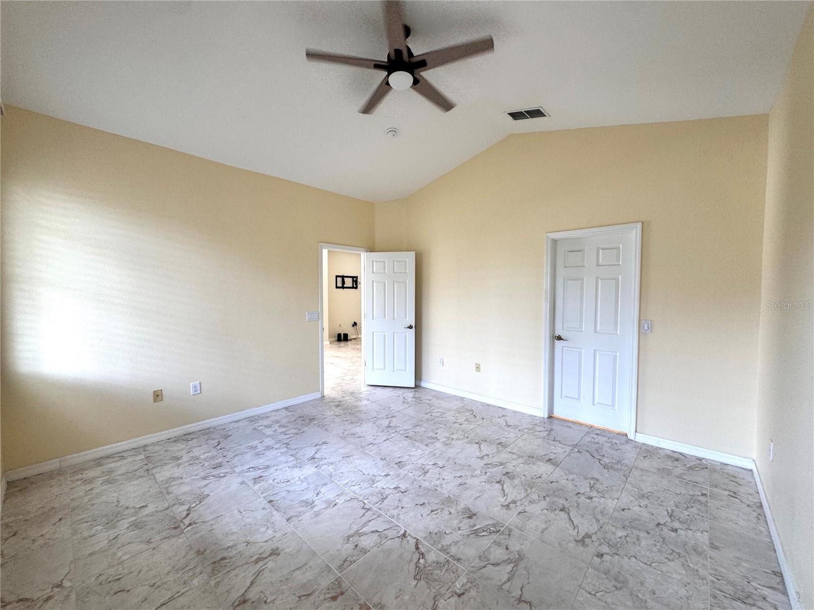 RIDGEWOOD LAKES VILLAGE 04A - Residential Lease