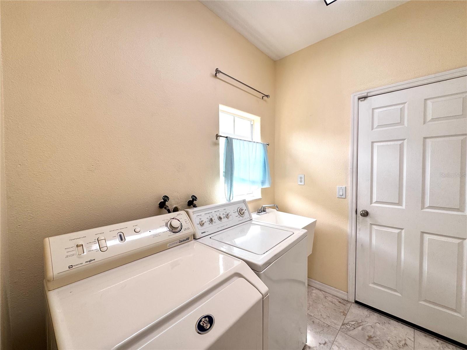 RIDGEWOOD LAKES VILLAGE 04A - Residential Lease