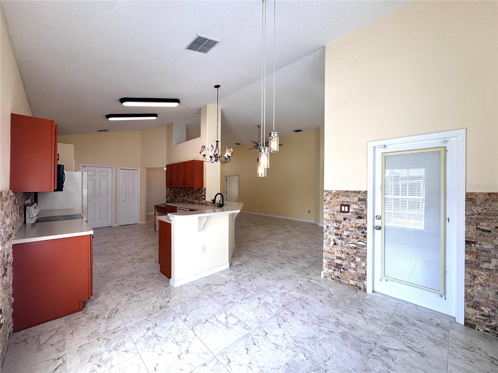 RIDGEWOOD LAKES VILLAGE 04A - Residential Lease