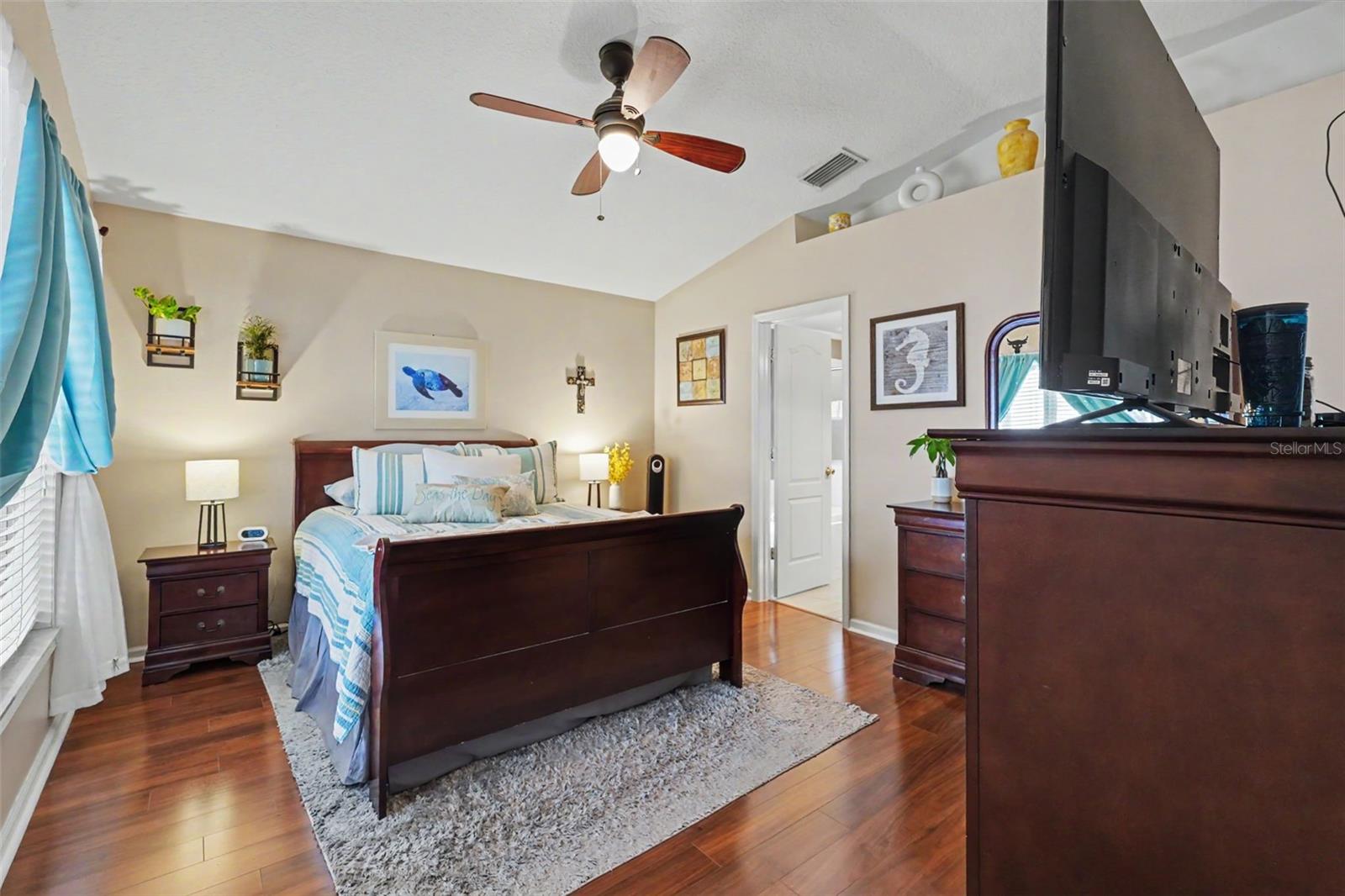 SOUTH POINTE PH 8 - Residential