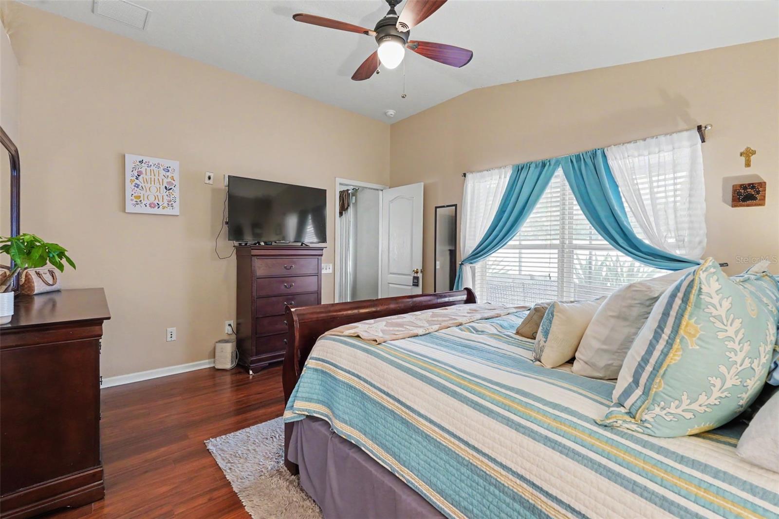 SOUTH POINTE PH 8 - Residential
