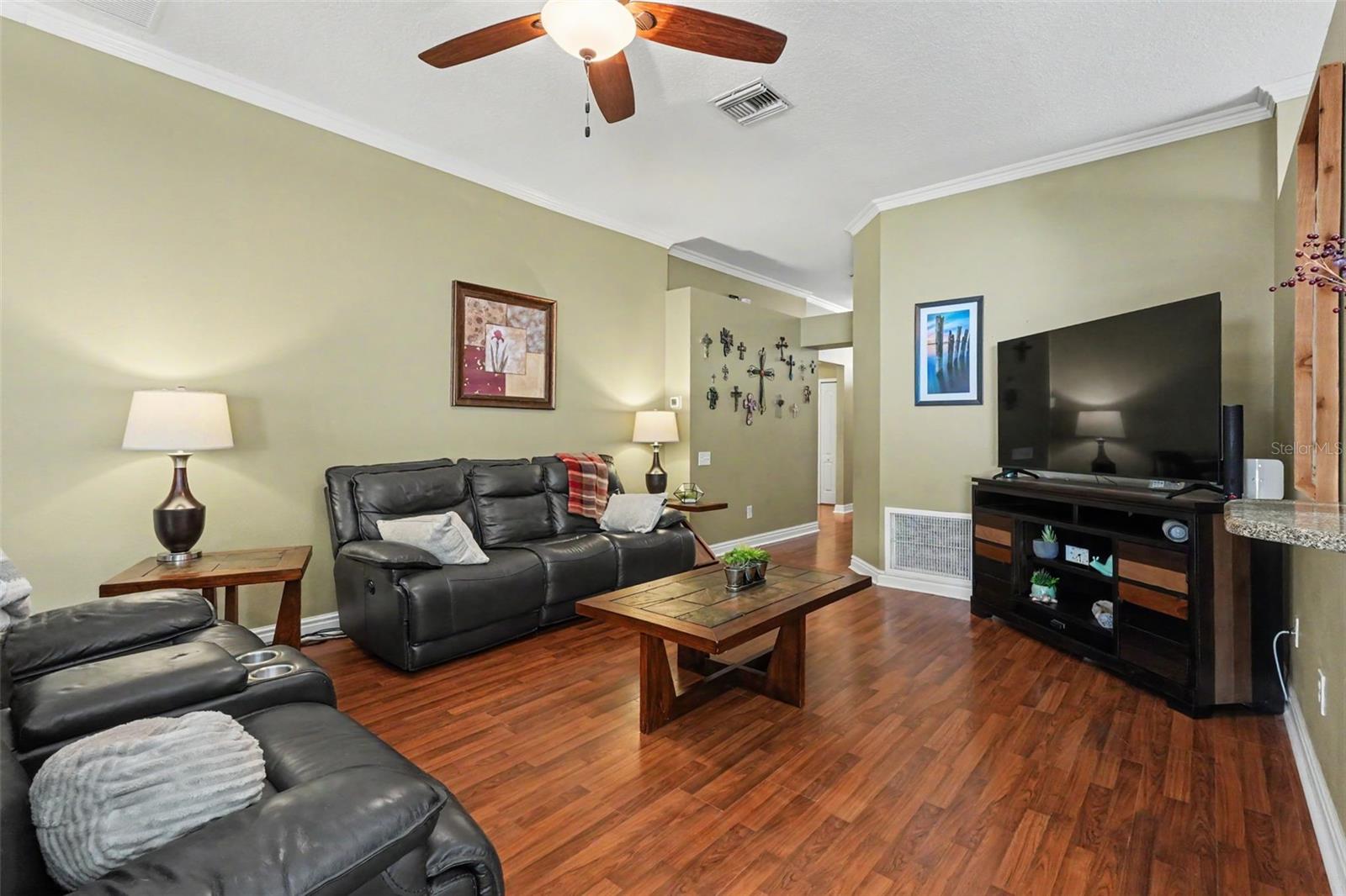 SOUTH POINTE PH 8 - Residential