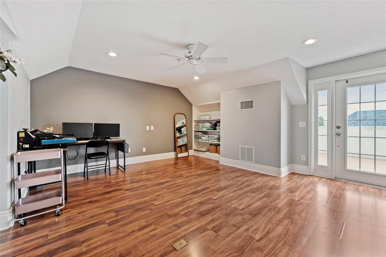 BALDWIN PARK - Residential
