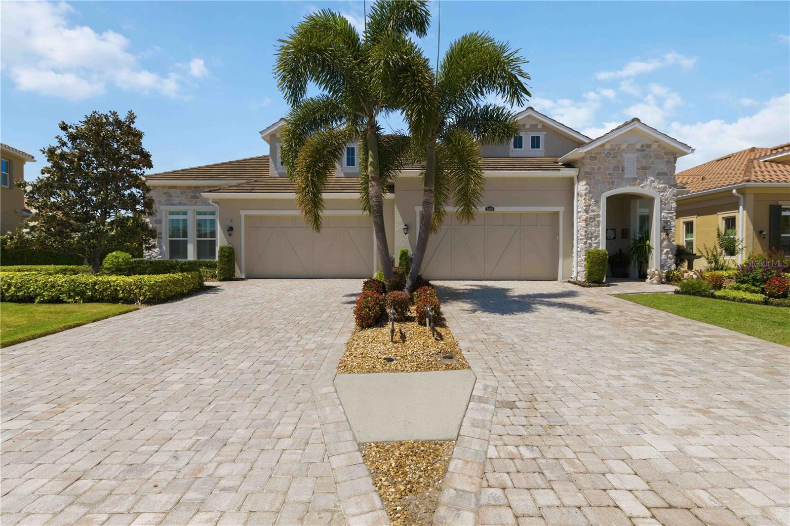 ARBOR GRANDE - Residential