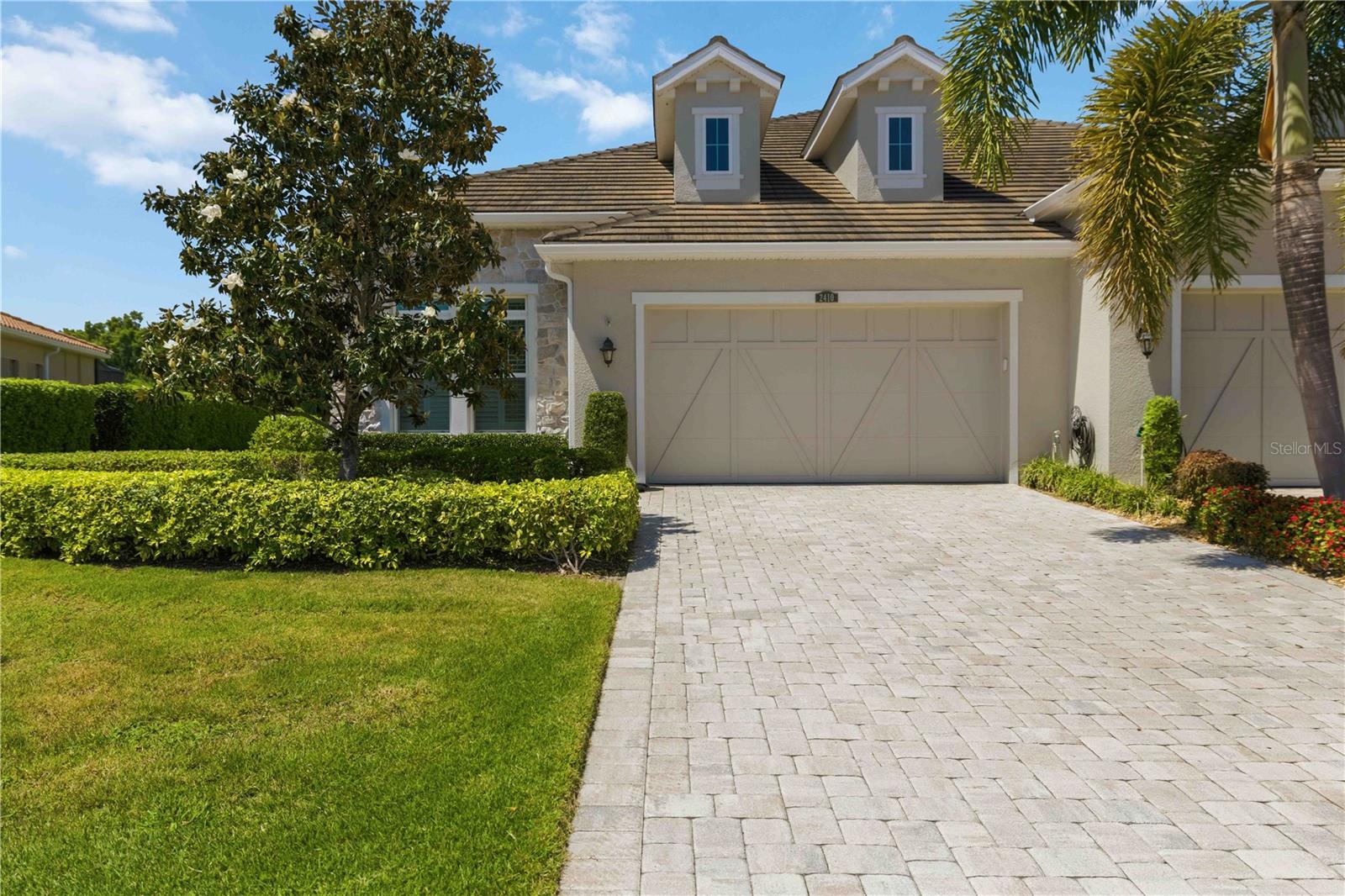 ARBOR GRANDE - Residential
