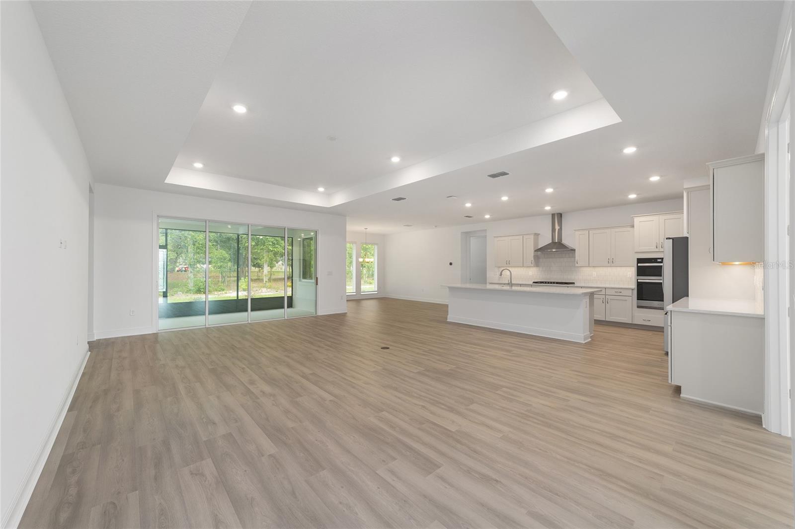 ON TOP OF THE WORLD - Residential