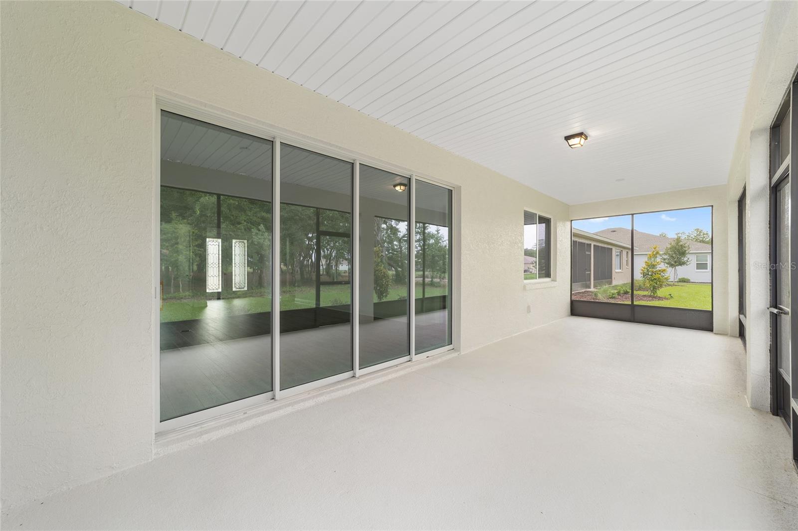 ON TOP OF THE WORLD - Residential