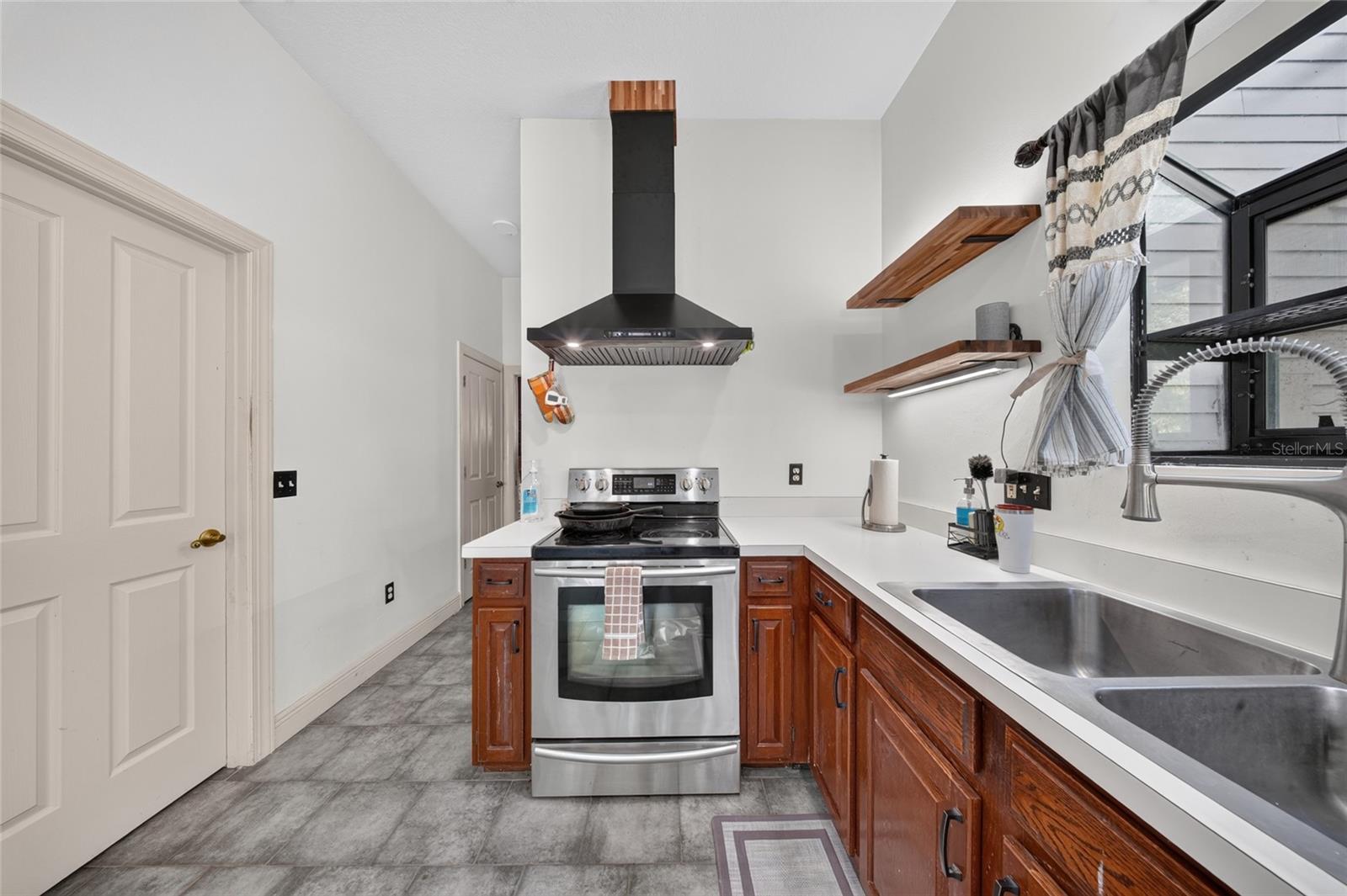 SHADY HOLLOW SUB - Residential