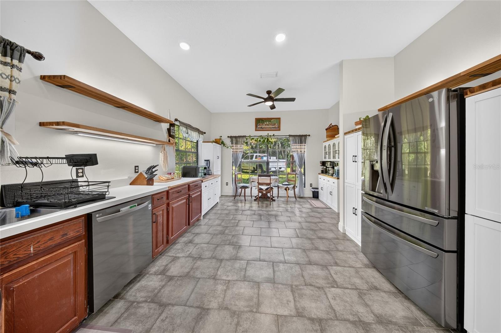 SHADY HOLLOW SUB - Residential