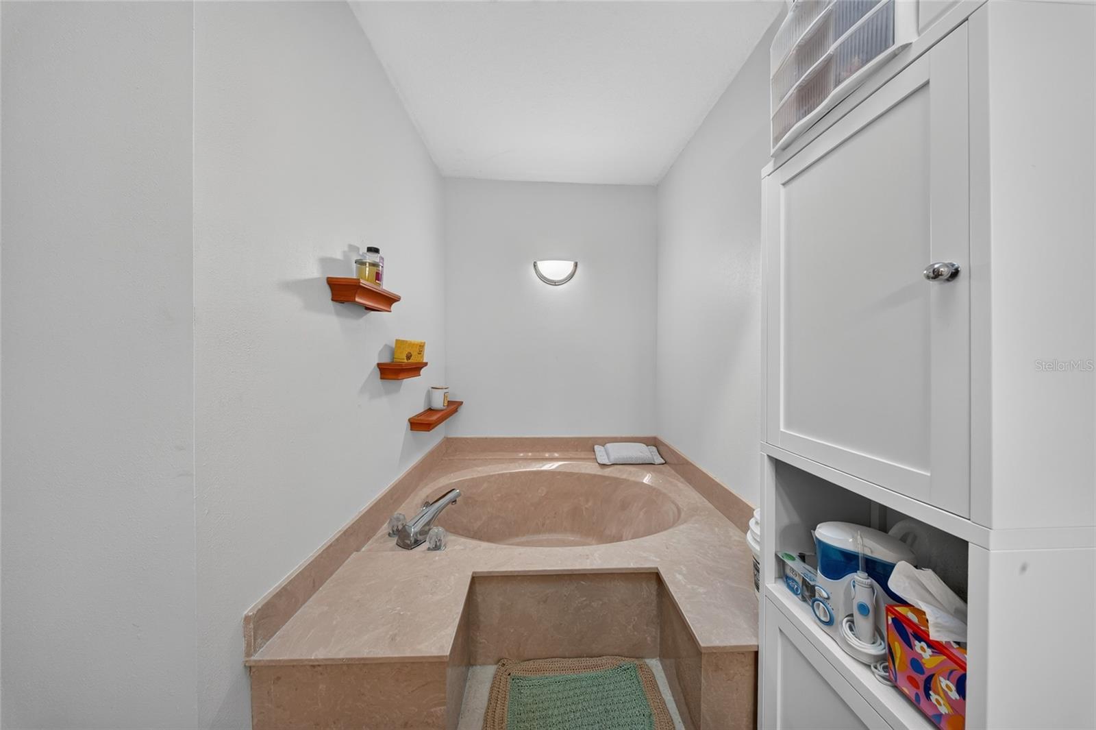 SHADY HOLLOW SUB - Residential