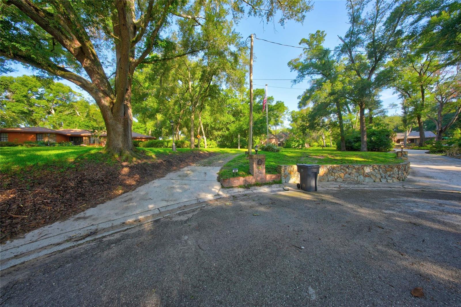 SHADY HOLLOW SUB - Residential