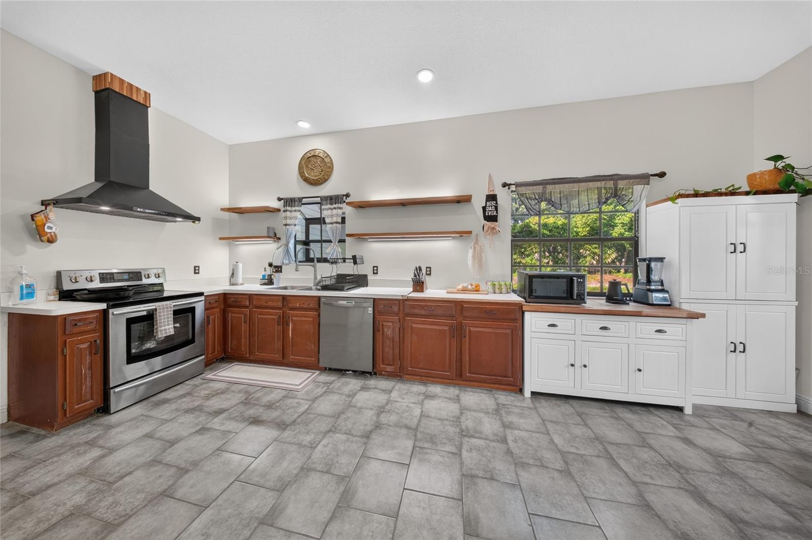 SHADY HOLLOW SUB - Residential