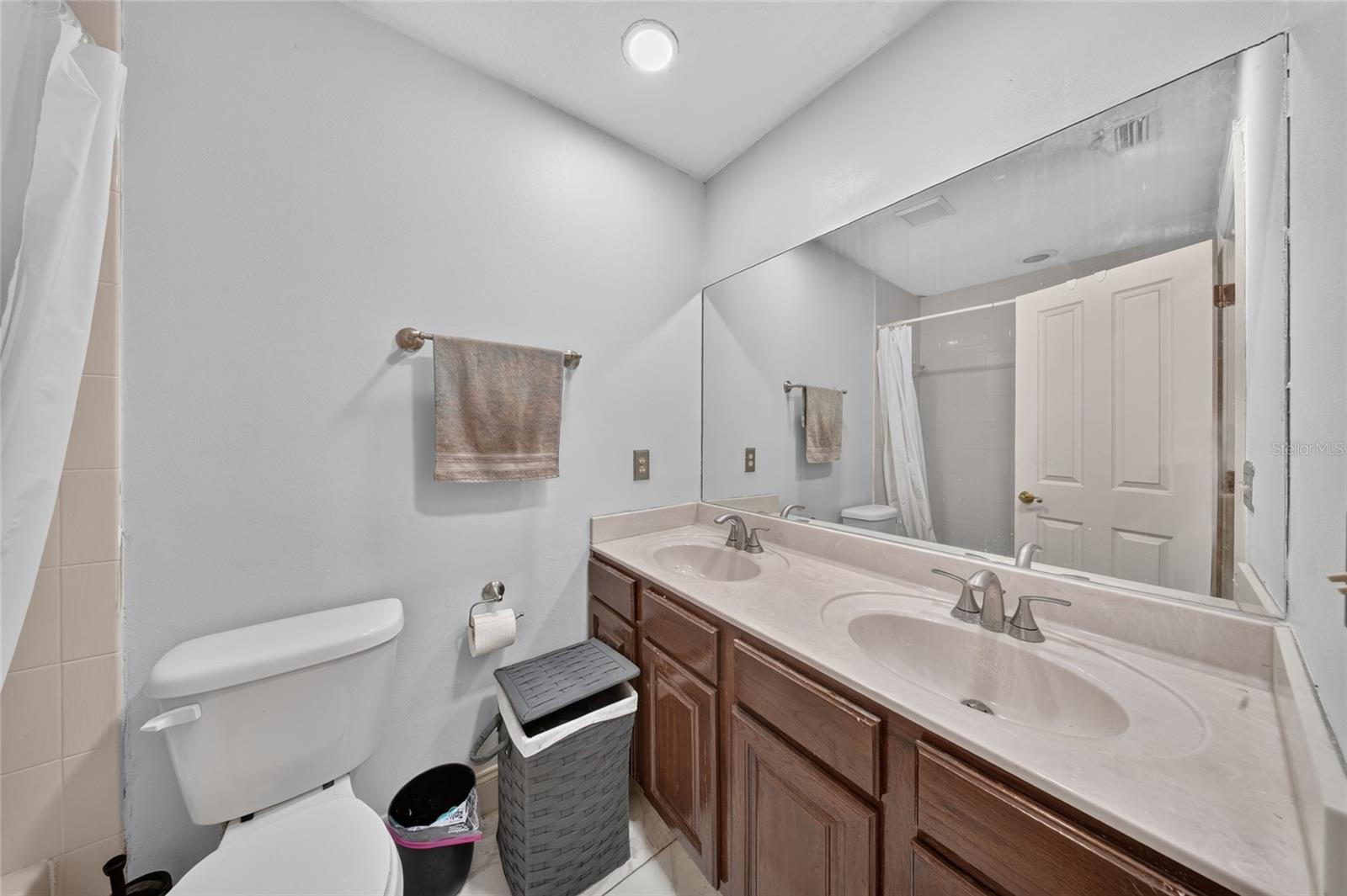 SHADY HOLLOW SUB - Residential