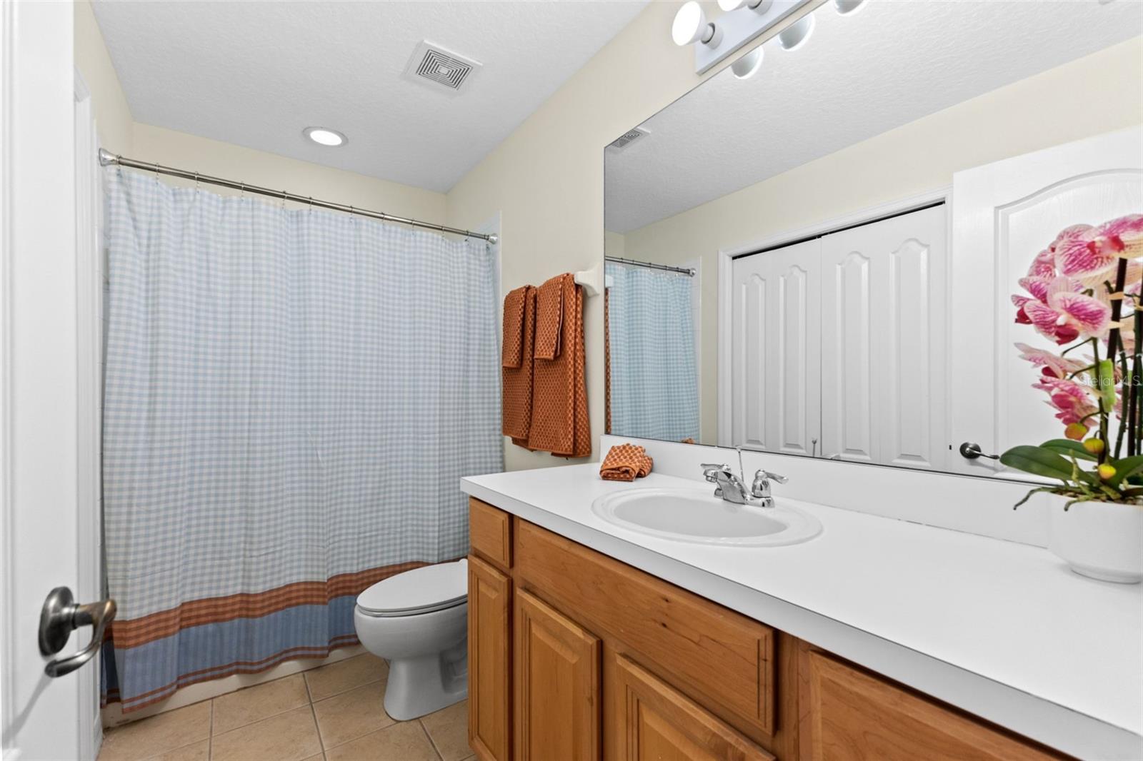 THE TWNHMS AT LIGHTHOUSE COVE V - Residential