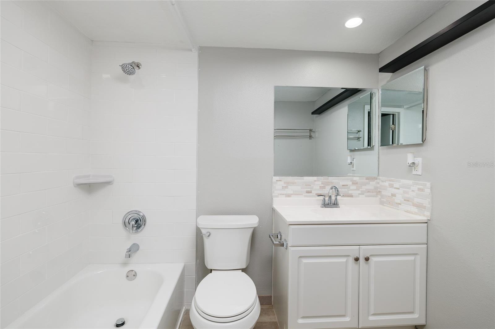 RAINTREE VILLAGE CONDO N - Residential