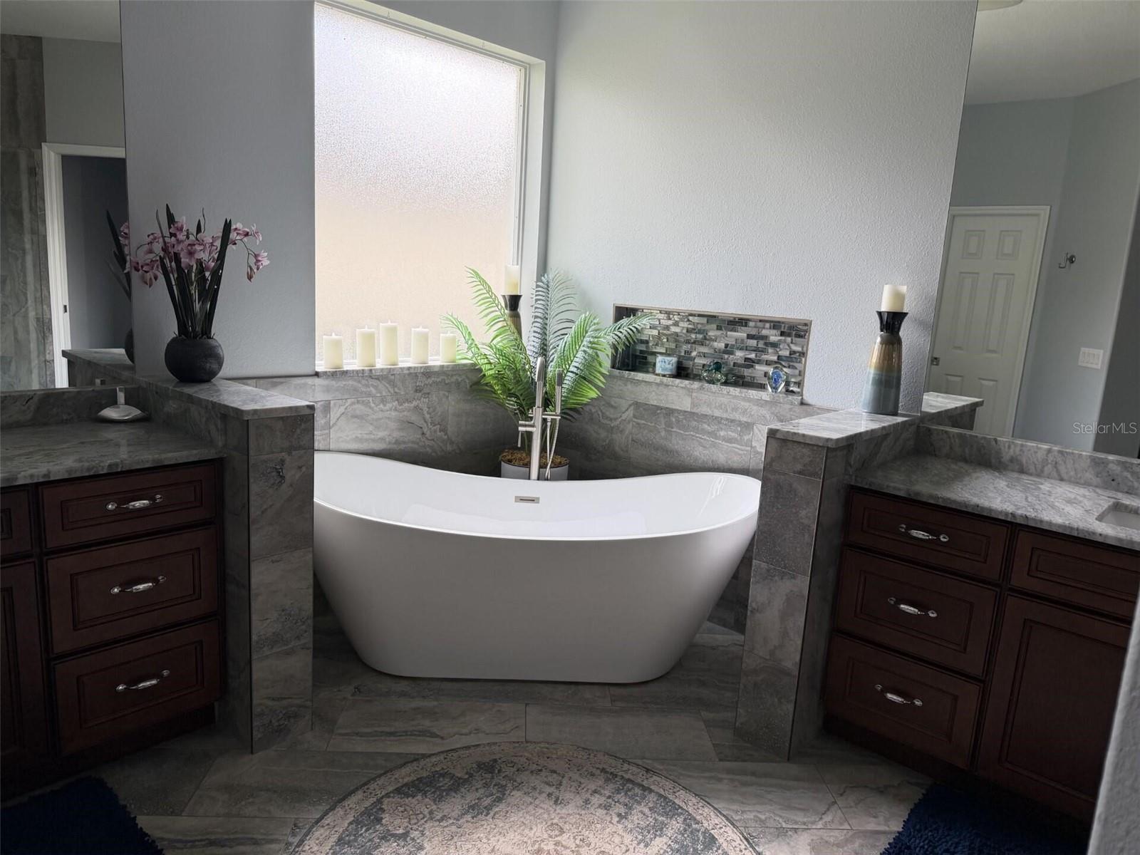 RIVER HILLS COUNTRY CLUB PARCE - Residential