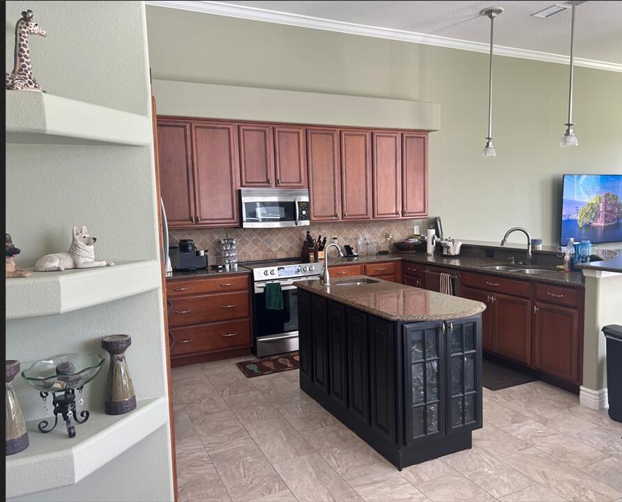 RIVER HILLS COUNTRY CLUB PARCE - Residential