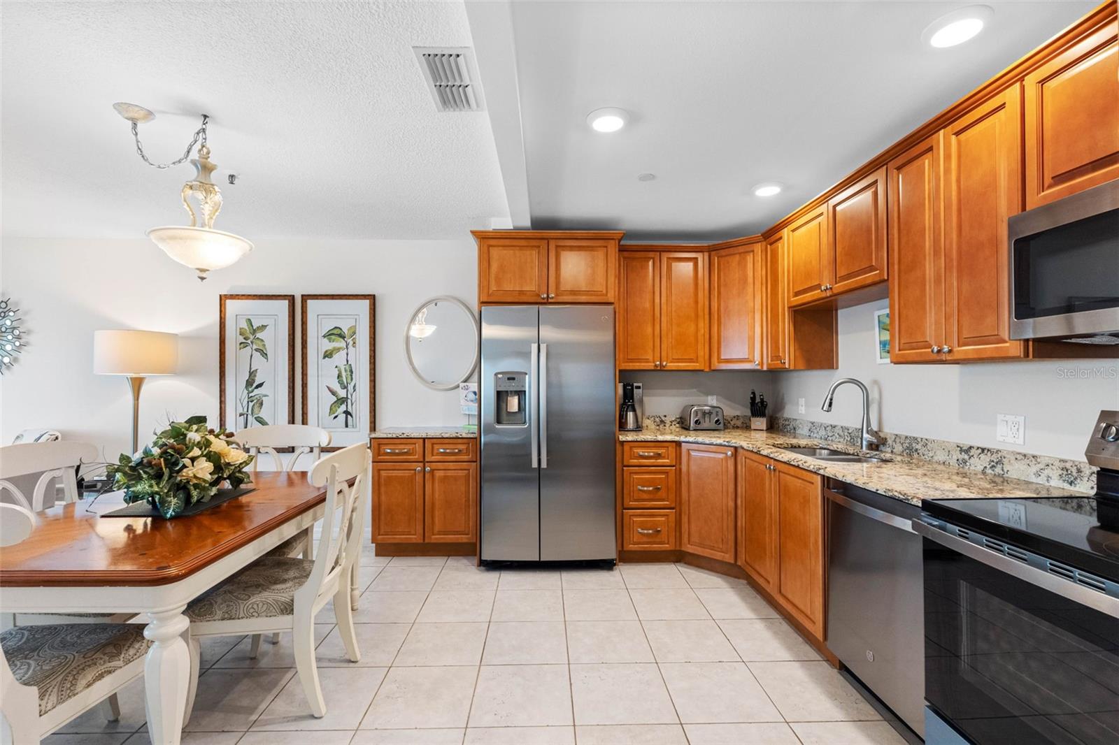 SEA BREEZE OF MADEIRA CONDO - Residential