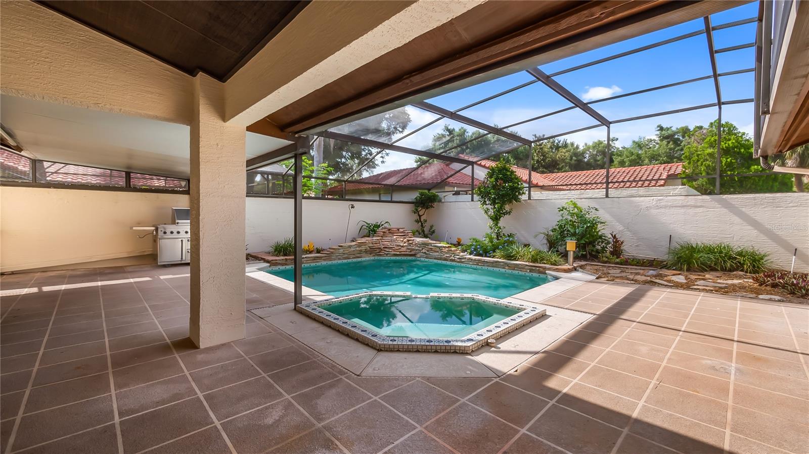GRANADA VILLAS - Residential
