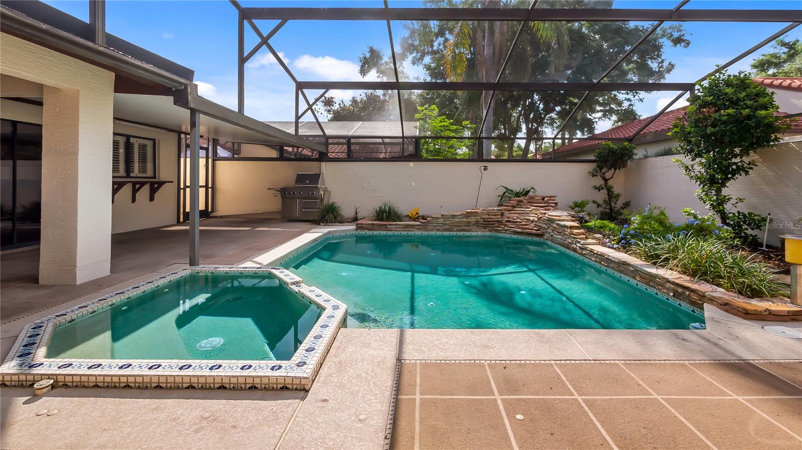 GRANADA VILLAS - Residential