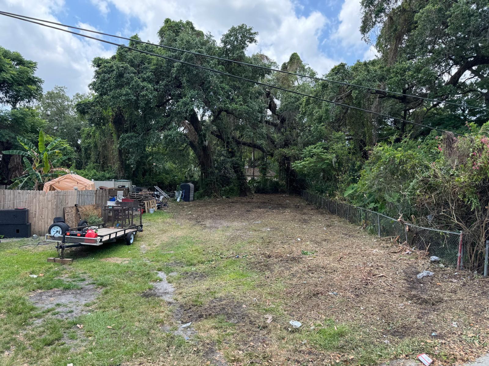 Block away from Lake Holden, Five minutes drive from Downtown Orlando, Less than 10 minute drive to Camping World Stadium, Orlando City Soccer Stadium and Amazon downtown distribution center. This prime estate is perfect for building a small house subject to city approval. This lot is in a very desirable location, it is very close to several commercial facilities. This land is few minutes away from main highways as I-4, 408, John Young pkwy, and Orange blossom Trail is around the corner. Ideal for anyone looking to develop single family Residence or do parking. Must see it to analyze the potential of this land.