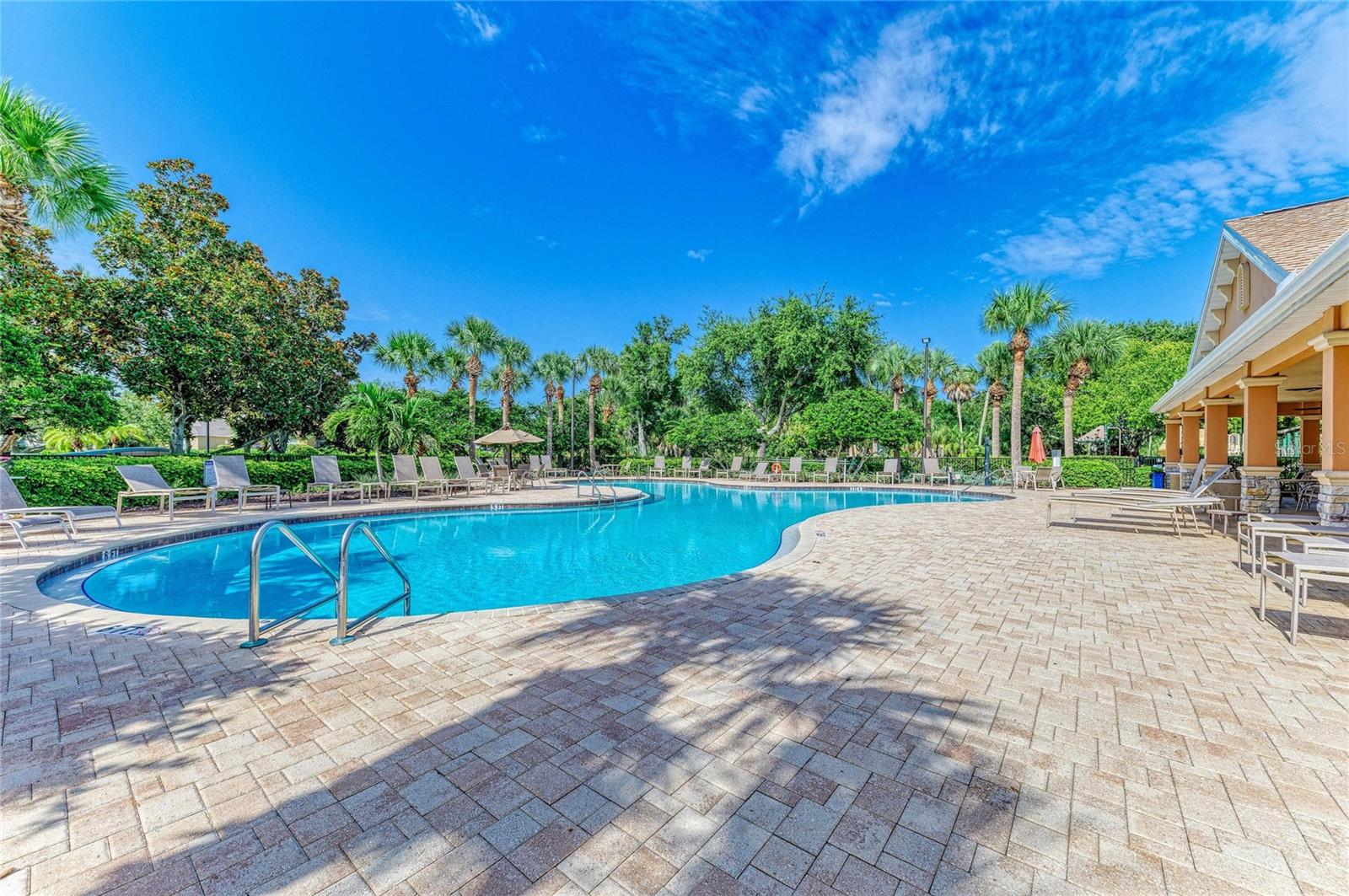 PALMA SOLA TRACE - Residential