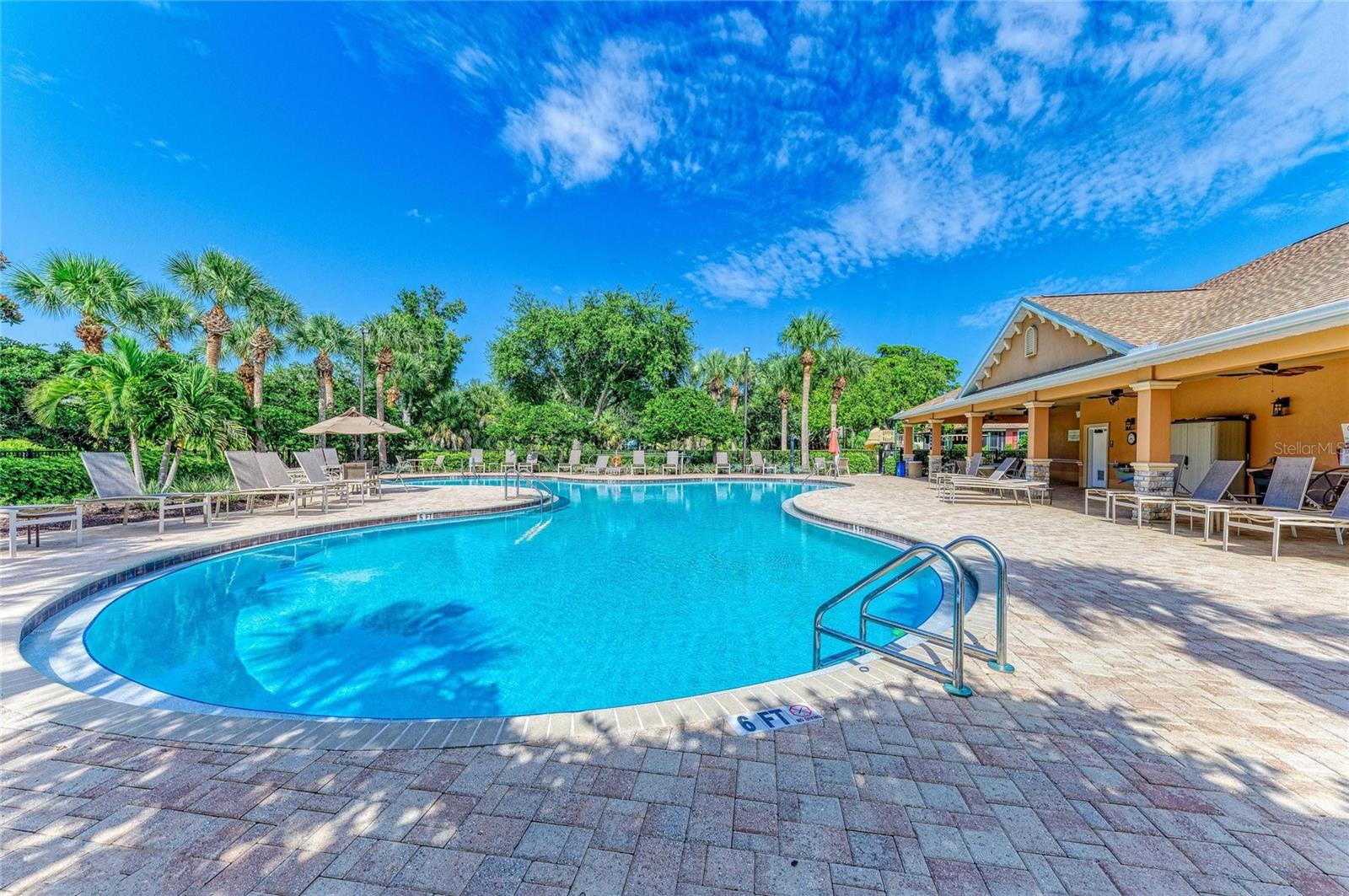 PALMA SOLA TRACE - Residential