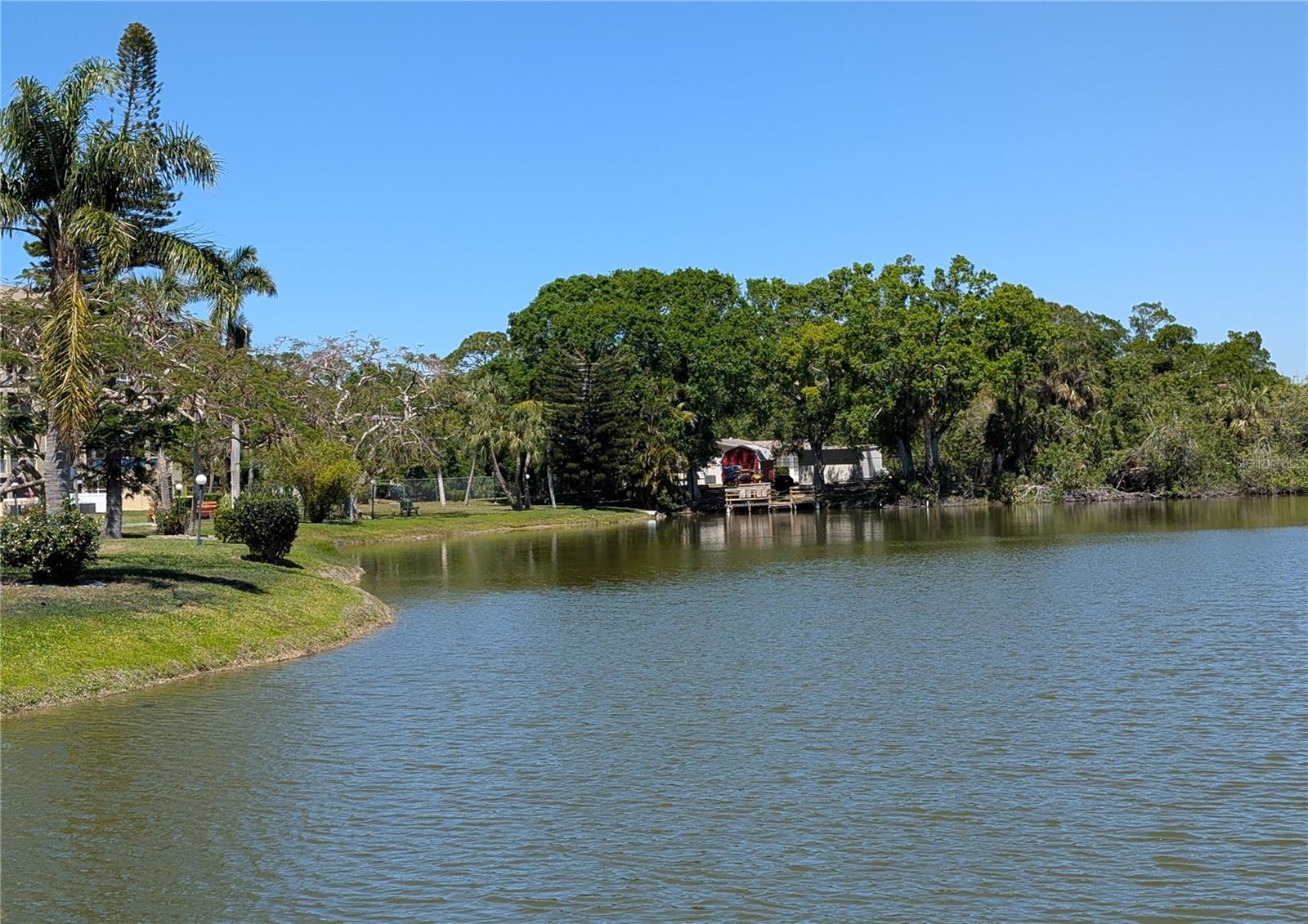 BAYSHORE ON THE LAKE APTS II SEC 3 - Residential