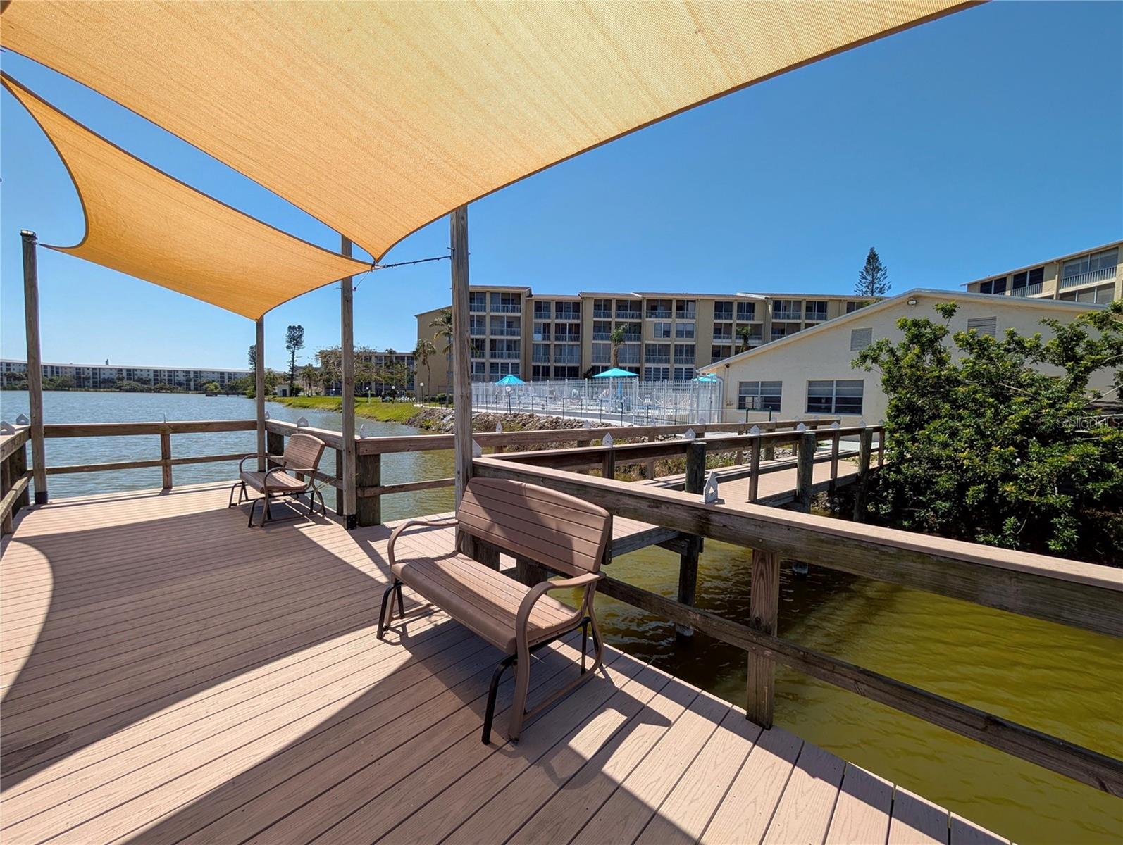 BAYSHORE ON THE LAKE APTS II SEC 3 - Residential